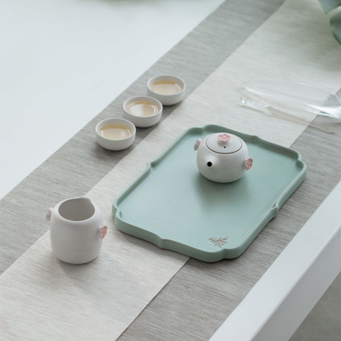 Four-Seasons Tea Tray